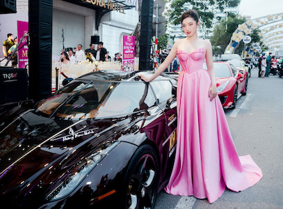 Á hậu Huyền My thả dáng bên siêu xe 200 tỷ đồng