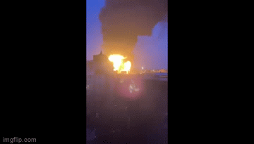 Cháy lớn kho chứa dầu Nga, nhanh chóng sơ tán người dân