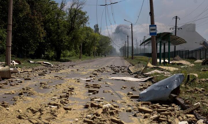 Tàn tích tan hoang sau cuộc tấn công của Nga trên đất Ukraine