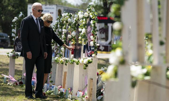 Tổng thống Biden đến hiện trường vụ xả súng trường học