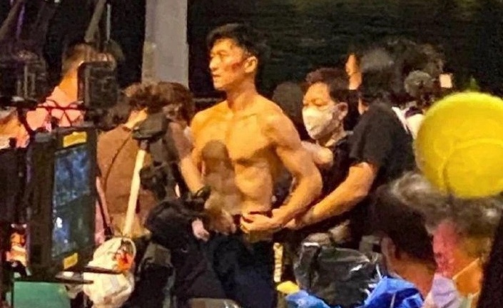 Tạ Đình Phong khoe thân hình vạm vỡ, sức hút khó cưỡng ở tuổi 42 