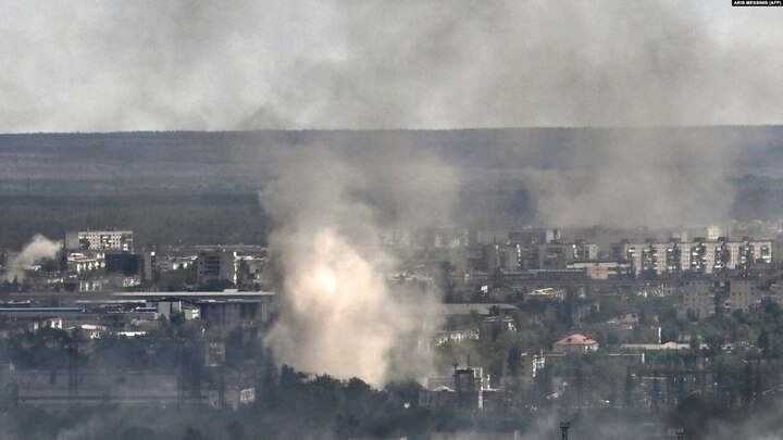 Tổng thống Zelenskiy tuyên bố sẽ giành lại Lysychansk sau khi Ukraine rút quân