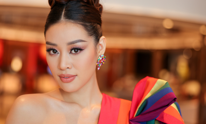 Hoa hậu Khánh Vân diện trang phục cảm hứng từ cờ lục sắc, ủng hộ cộng đồng LGBT tại Việt Nam