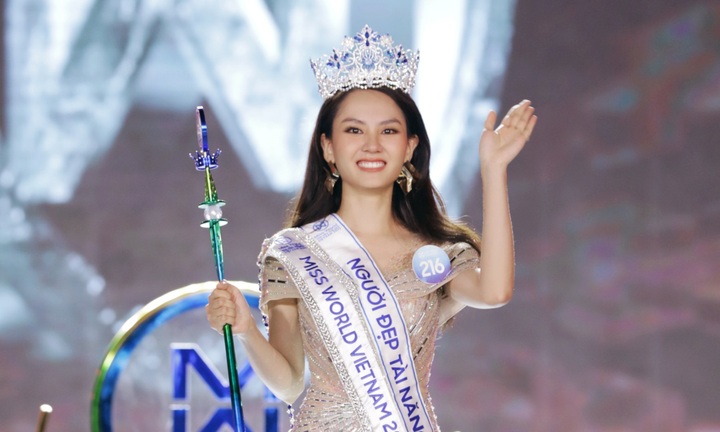 Hoa hậu Huỳnh Nguyễn Mai Phương lên tiếng về tin đồn hẹn hò đại gia 