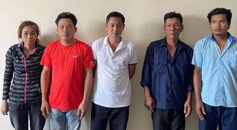 Bắt nhóm công nhân trộm 3.000 lít hoá chất của công ty ở Đồng Nai