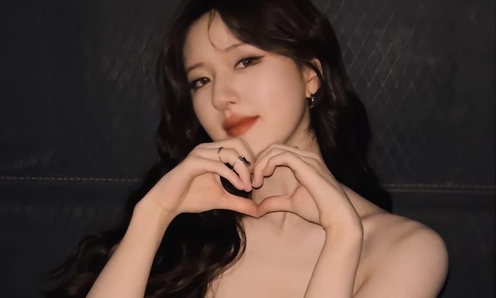 Tin tức sao Hoa ngữ mới nhất ngày 30/9: Triệu Lộ Tư gây sốt với vẻ đẹp trưởng thành, sexy 