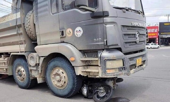 Tin tức tai nạn giao thông mới ngày 12/10: 2 phụ nữ bị xe tải tông tử vong tại