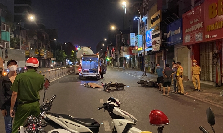 Tin tức tai nạn giao thông mới ngày 16/10: Nam sinh viên năm 3 bị xe bồn cán tử vong thương tâm