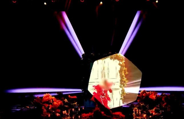 Ca Sĩ Mặt Nạ: Phượng Hoàng Lửa lộ mặt dù chưa bị loại, khán giả có ý kiến trái chiều