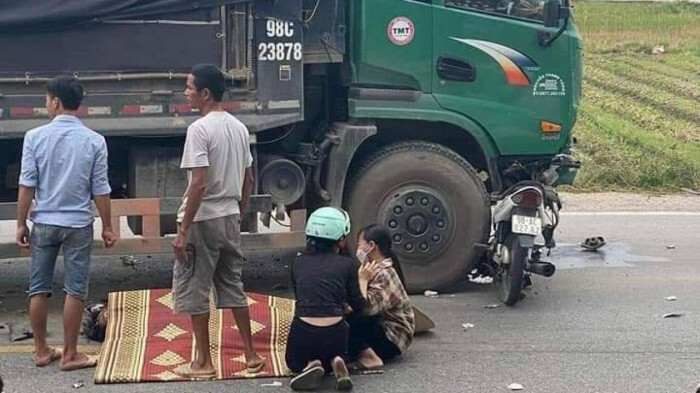 Tin tức tai nạn giao thông mới ngày 28/10: Đấu đầu xe tải trên quốc lộ, nam sinh ở Bắc Giang tử vong tại chỗ