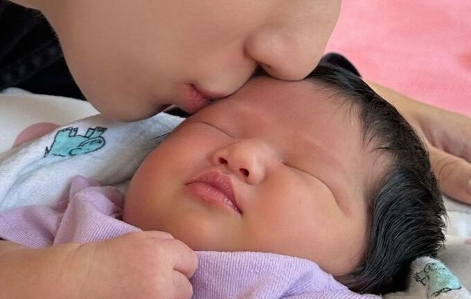 Tin tức sao Hoa ngữ mới nhất ngày 28/10: Diễn viên Chung Gia Hân sinh con thứ ba 