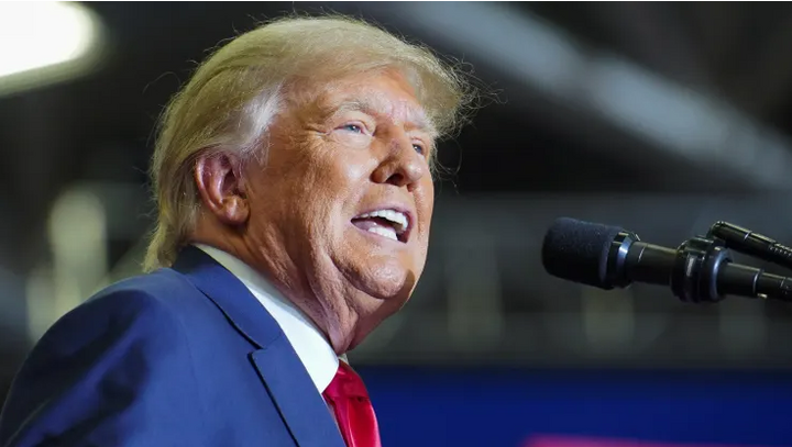 Ông Trump chính thức nộp hồ sơ tranh cử tổng thống Mỹ 2024