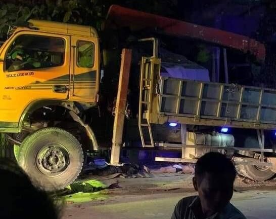 Tin tức tai nạn giao thông mới ngày 18/11: 3 thanh niên tử vong dưới gầm xe cẩu