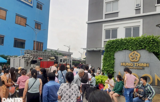 TP.HCM: Cháy căn hộ chung cư, hàng trăm người ôm đồ đạc tháo chạy