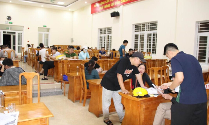 Tin tức pháp luật mới ngày 30/11: 300 cảnh sát truy quét hàng loạt ổ nhóm lô đề ở TP.Đồng Hới