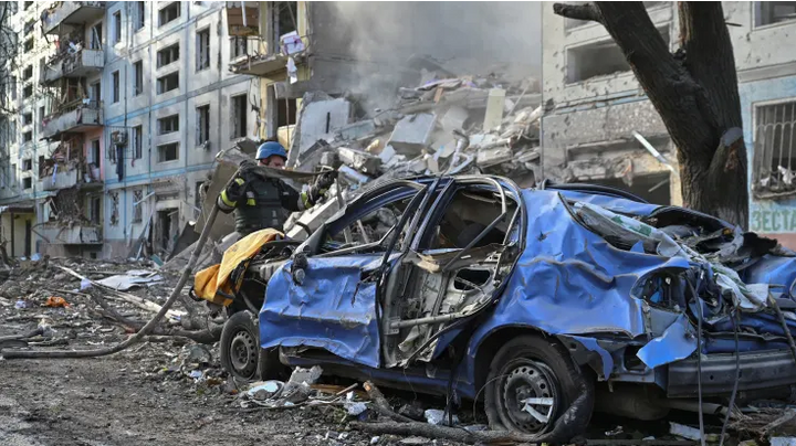 Nga tấn công dữ dội, nã 