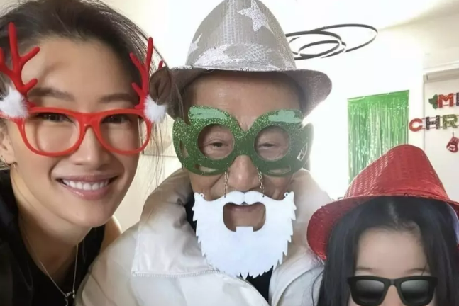 Tin tức sao Hoa ngữ mới nhất ngày 3/1: Tạ Đình Phong hàn gắn mối quan hệ với em gái