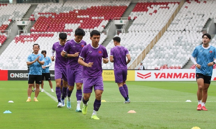 Indonesia siết chặt an ninh, điều động 4 xe cảnh sát bảo vệ ĐT Việt Nam