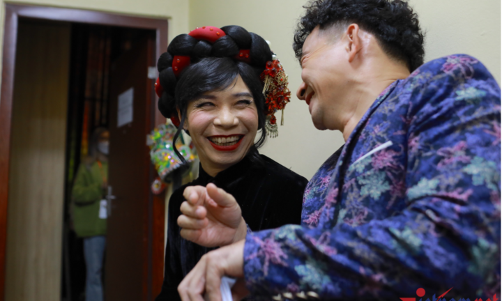 Nhìn chồng diễn trong Táo quân, nước mắt vợ NSND Công Lý cứ “trào ra”