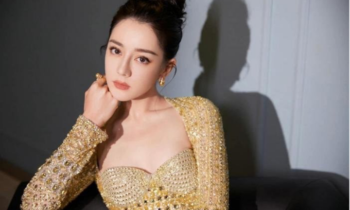 Rộ tin đồn Địch Lệ Nhiệt Ba đã kết hôn qua một chi tiết nhỏ