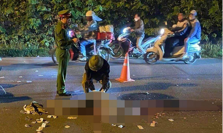 Hà Nội: 2 vợ chồng tai nạn giao thông, tử vong trên đường về quê