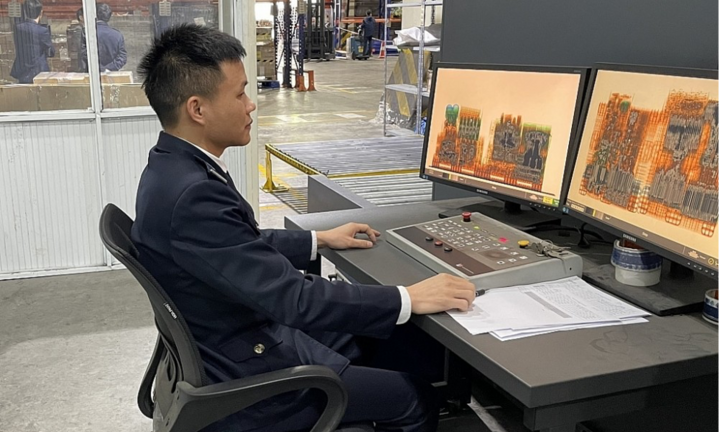 Hà Nội: Phát hiện hàng chục kilogam sừng tê giác và ngà voi nhập lậu qua đường hàng không