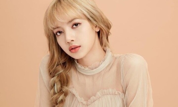 Lisa (BLACKPINK) được so sánh với Thủy thủ mặt trăng bởi điều đặc biệt này