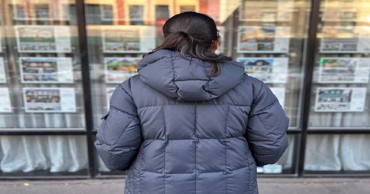 Chi phí thuê nhà tăng cao, nữ du học sinh phải ngủ chung giường với người lạ