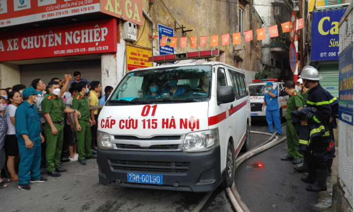 Video: Hiện trường thương tâm vụ cháy nhà 3 người tử vong ở Hà Nội