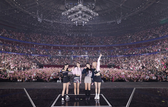 Gia hạn hợp đồng không suôn sẻ, cổ phiếu công ty quản lý BLACKPINK tụt dốc