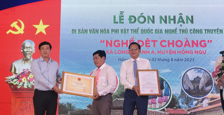 Nghề dệt choàng ở Đồng Tháp được công nhận là di sản văn hóa phi vật thể quốc gia