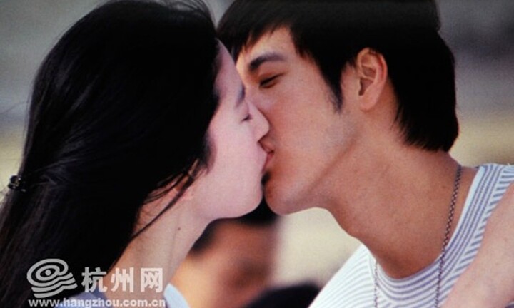 Sao nam tự ý thêm cảnh hôn ngoài kịch bản khiến bạn diễn nữ 