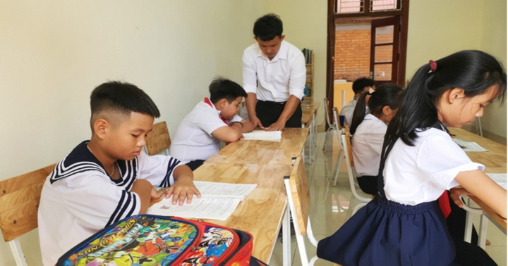 Dạy ngoại ngữ ở lớp 1 và 2 không được gây quá tải cho học sinh