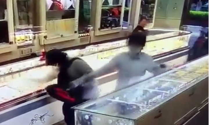 Khánh Hoà: Truy bắt đôi nam nữ cướp tiệm vàng, nghi cầm theo cầm súng