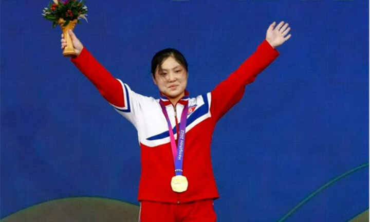 Vận động viên Triều Tiên đánh bại nhà vô địch thế giới, phá 8 kỷ lục để giành huy chương vàng ASIAD 19