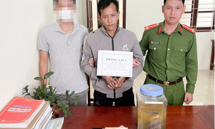 Thanh Hoá: Bắt giữ đối tượng dựng chòi canh trên núi cao để giao dịch buôn bán ma tuý