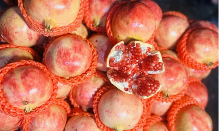 Lựu Trung Quốc rẻ nhất ở chợ, giá chỉ 7.000 đồng/kg