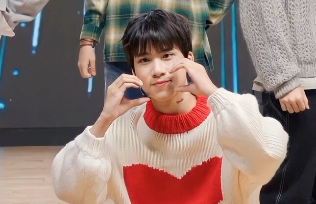 Nam sinh 16 tuổi ký kết hợp đồng, trở thành thành viên nhóm nhạc Hàn Quốc PICKUS