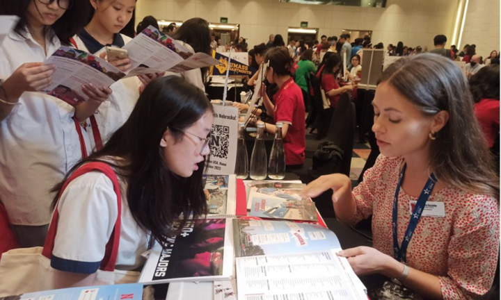 Có tới 21.900 sinh viên Việt Nam đang du học tại Mỹ trong năm học 2022-2023