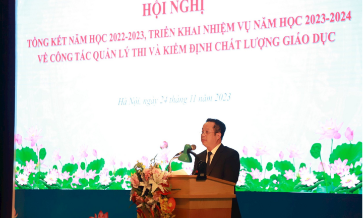 Hà Nội áp dụng tuyển sinh trực tuyến để giải quyết tình trạng xếp hàng nộp hồ sơ