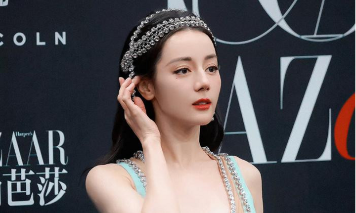 Tin tức sao Hoa ngữ mới nhất ngày 1/12: Địch Lệ Nhiệt Ba chuẩn bị nên duyên cùng Trần Triết Viễn trong phim mới
