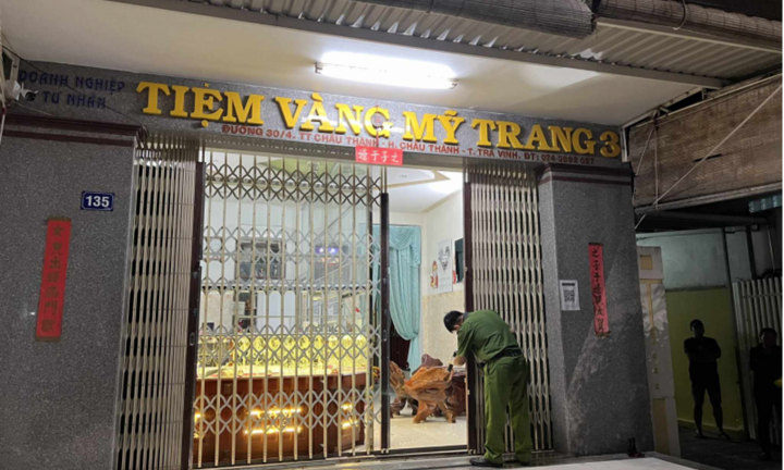 Điều tra vụ 2 đối tượng dùng súng cướp tiệm vàng ở Trà Vinh
