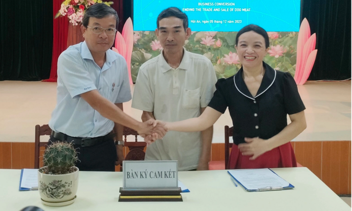 Nhà hàng thịt chó lớn cuối cùng ở Hội An đồng ý đóng cửa