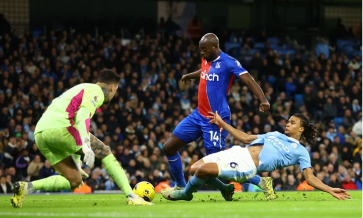 Man City đánh rơi điểm nghiệt ngã, mất chiến thắng phút bù giờ