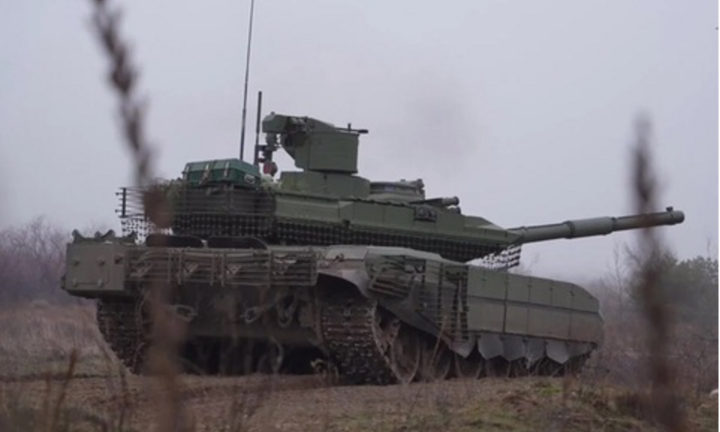 Video: Xe tăng T-90 và xe bọc thép hiếm của Nga bị UAV Ukraine hạ gục