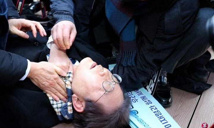 Lãnh đạo đảng đối lập lớn nhất Hàn Quốc bị tấn công ở Busan