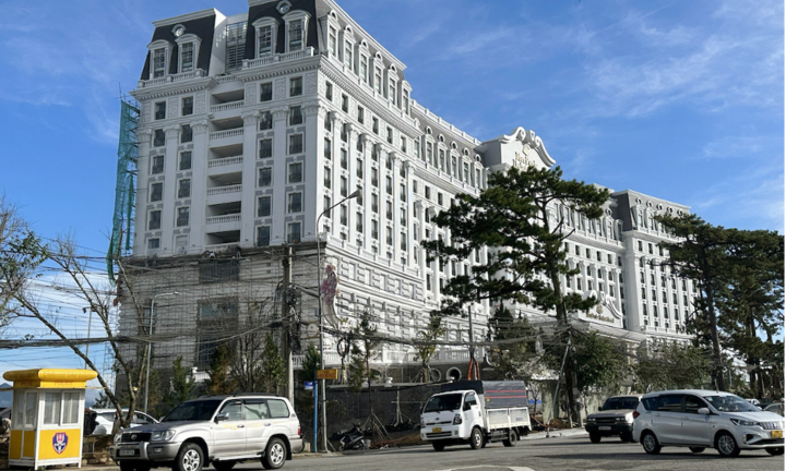 Thông tin mới nhất trong vụ khách sạn 5 sao sai phép