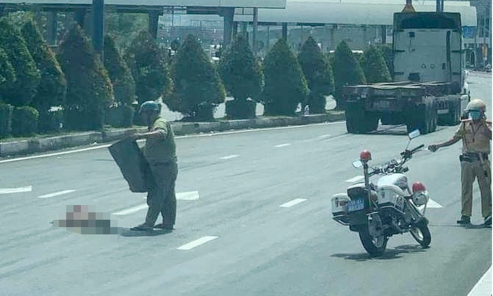 Tai nạn giữa xe đầu kéo và xe đạp, một người tử vong thương tâm