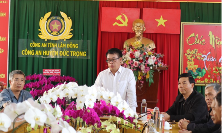 Khen thưởng lực lượng bắt giữ thành công đối tượng dùng súng cướp ngân hàng