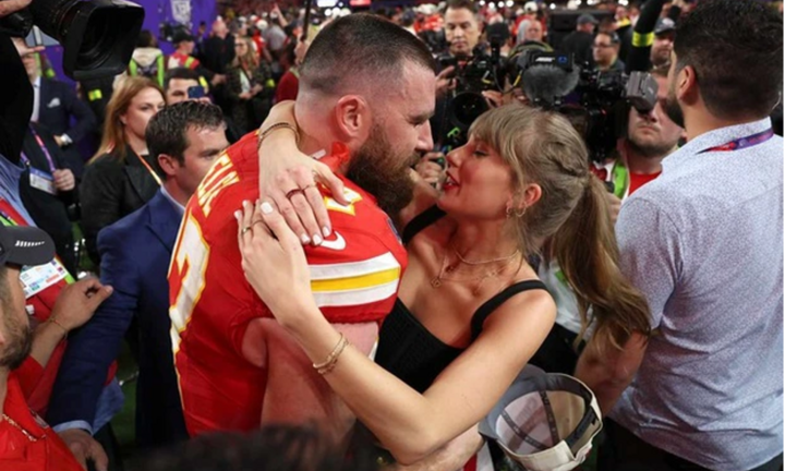 Tình trạng của Taylor Swift giữa vụ xả súng tại cuộc diễu hành mừng vô địch Super Bowl của bạn trai